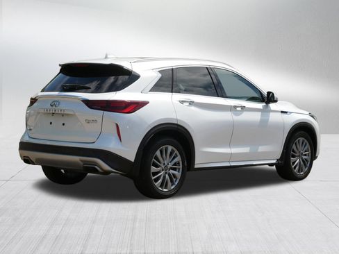 Used 2023 INFINITI QX50 Luxe AWD/4WD image 7