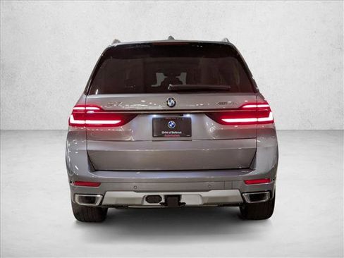 Used 2026 BMW X7 xDrive40i AWD/4WD image 7