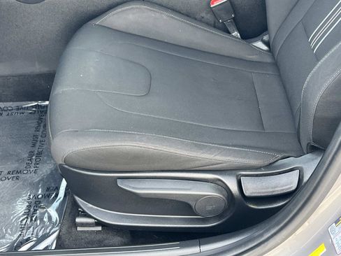 Used 2021 Hyundai Elantra Blue image 17