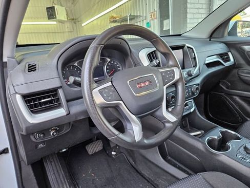Used 2022 GMC Terrain SLE w/ Driver Convenience Package AWD/4WD image 9