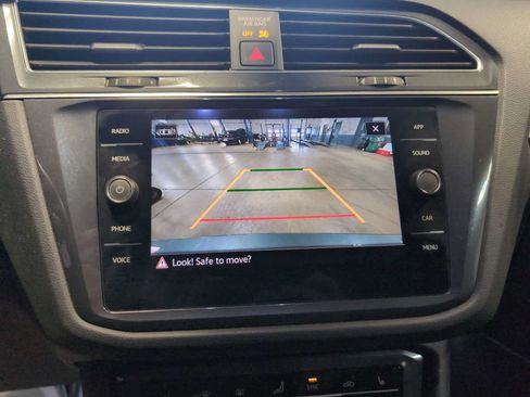 Used 2022 Volkswagen Tiguan SE R-Line AWD/4WD image 13