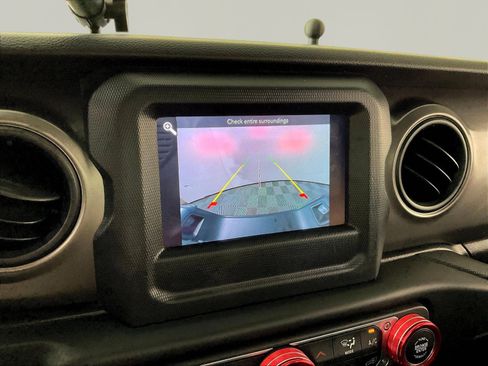 Used 2021 Jeep Gladiator Sport AWD/4WD image 15