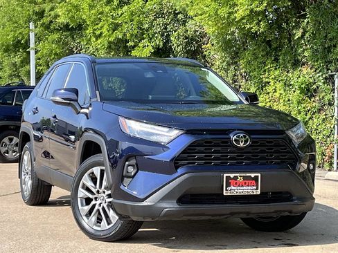 Used 2023 Toyota RAV4 XLE Premium FWD image 2