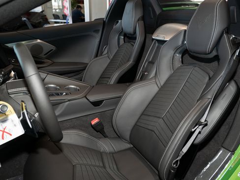 New 2026 Chevrolet Corvette Stingray Preferred Conv image 23