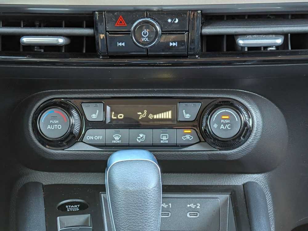Used 2026 Nissan Kicks SV w/ SV Premium Package AWD/4WD image 27