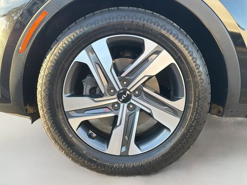 Used 2022 Kia Sorento SX Prestige w/ Panoramic Sunroof Package image 43