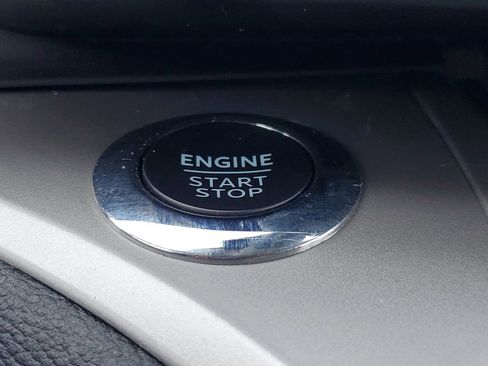 Certified 2022 Ford Explorer XLT w/ Equipment Group 202A image 21