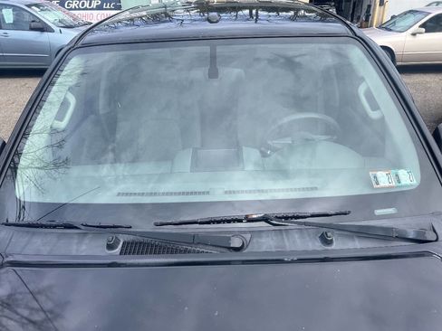 Used 2016 Nissan Frontier SV image 8