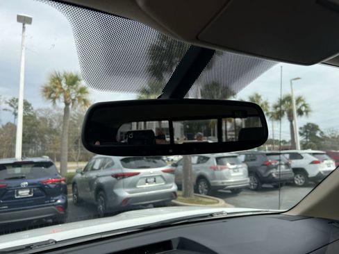 Used 2013 Toyota Tundra Limited image 27