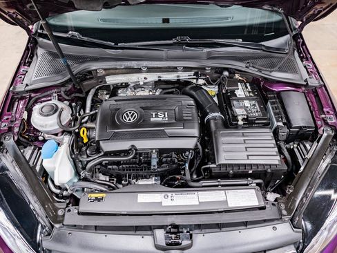 Used 2018 Volkswagen Golf R 4-Door AWD/4WD image 19