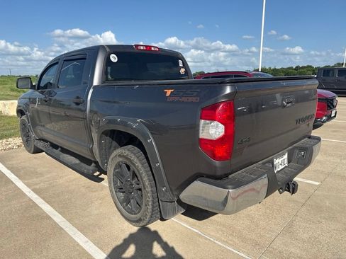 Used 2018 Toyota Tundra SR5 w/ SR5 Upgrade Package AWD/4WD image 4