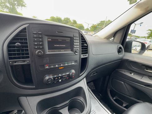 Used 2018 Mercedes-Benz Metris Passenger image 15