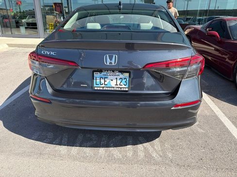 Used 2024 Honda Civic EX image 5