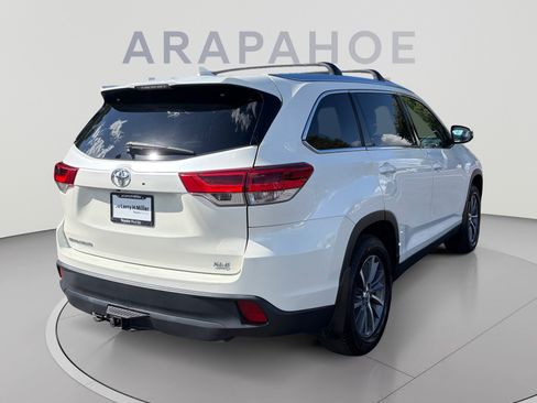 Used 2019 Toyota Highlander XLE AWD/4WD image 5