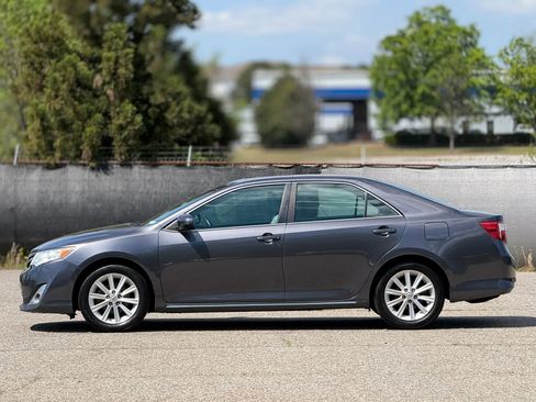 Used 2013 Toyota Camry XLE image 6