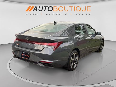 Used 2023 Hyundai Elantra SEL w/ Convenience Package FWD image 9