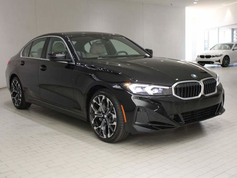 Used 2025 BMW 330i Sedan image 9