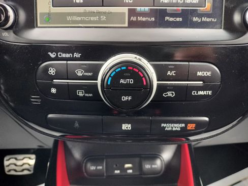 Used 2015 Kia Soul + image 35
