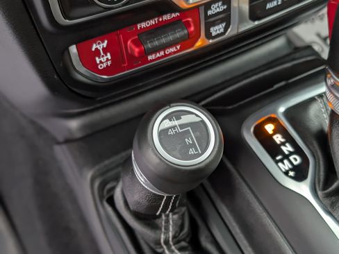 Used 2020 Jeep Gladiator Rubicon image 6