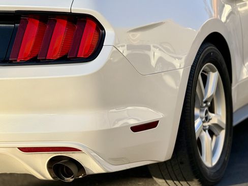 Used 2017 Ford Mustang Coupe RWD image 12
