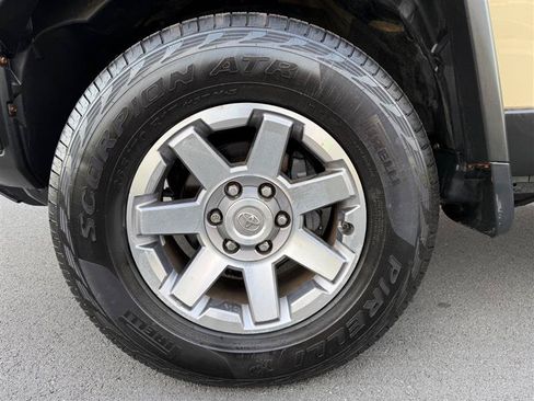 Used 2014 Toyota FJ Cruiser 4WD w/ Convenience Package image 54