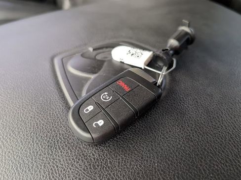 Used 2016 RAM 1500 Laramie w/ Convenience Group image 28