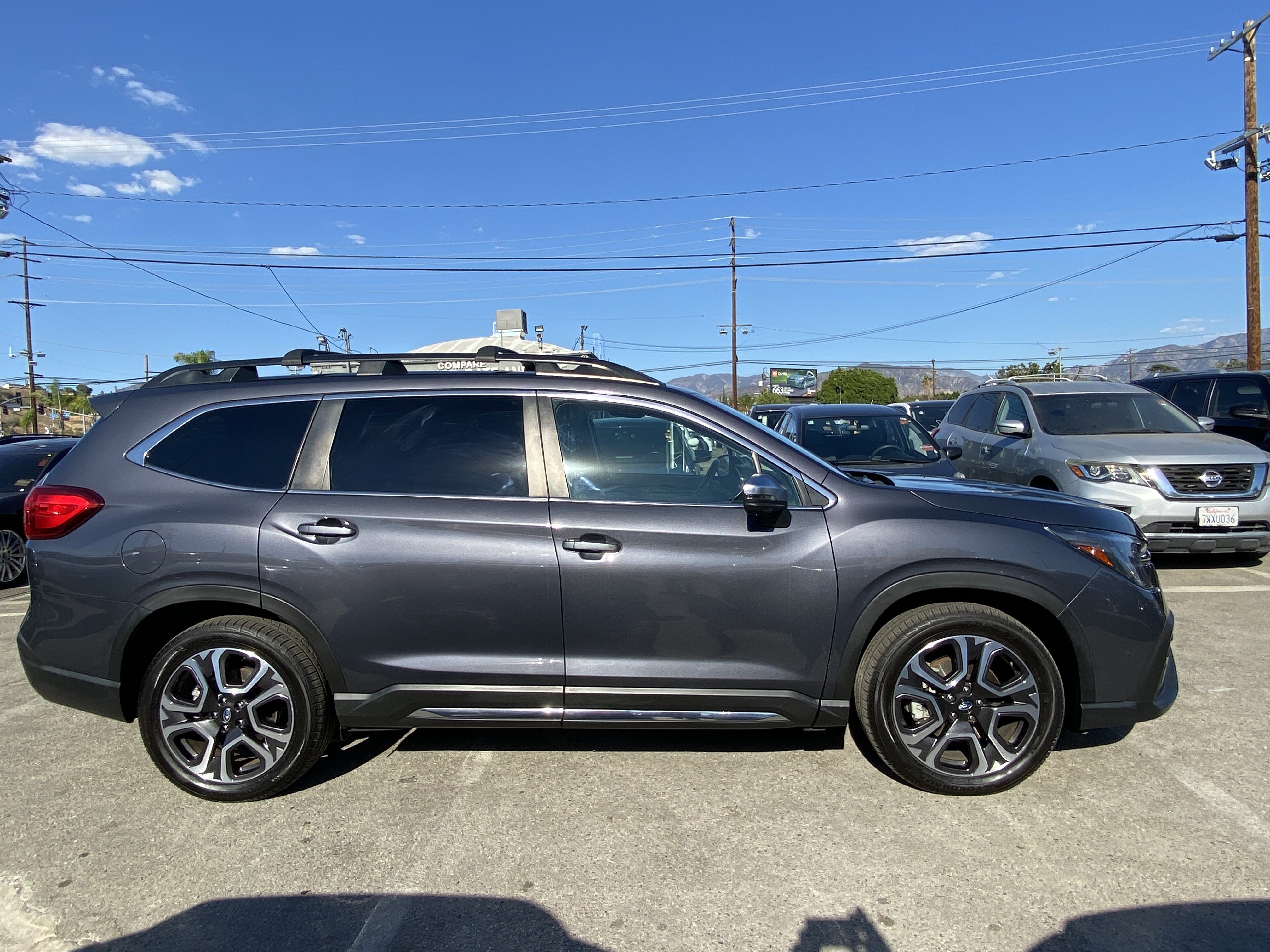 Used 2023 Subaru Ascent Limited w/ Technology Package AWD/4WD image 9