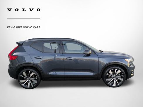 Used 2022 Volvo XC40 P8 Recharge Ultimate image 2