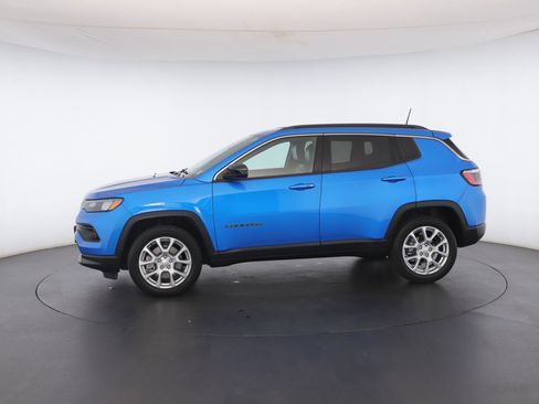 Used 2023 Jeep Compass Latitude image 39