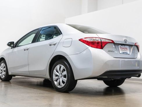 Used 2016 Toyota Corolla LE FWD image 7