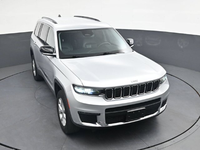 Used 2023 Jeep Grand Cherokee L Limited AWD/4WD image 32