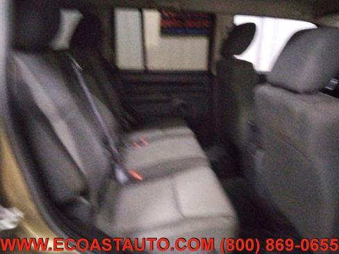 Used 2008 Jeep Commander Sport AWD/4WD image 14