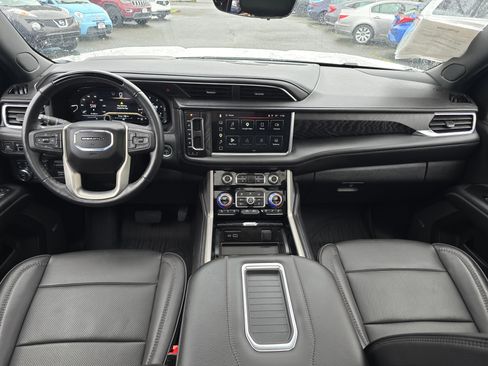 Used 2024 GMC Yukon XL Denali w/ Advanced Technology Package AWD/4WD image 19