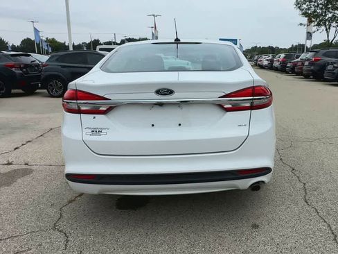 Used 2018 Ford Fusion SE image 7