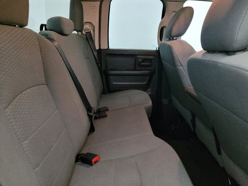 Used 2018 RAM 1500 Express AWD/4WD image 19
