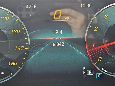 Used 2020 Mercedes-Benz GLE 350 4MATIC w/ Premium Package image 23