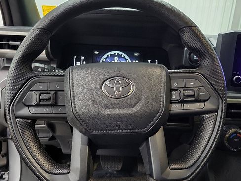 Used 2025 Toyota Tacoma SR5 AWD/4WD image 11