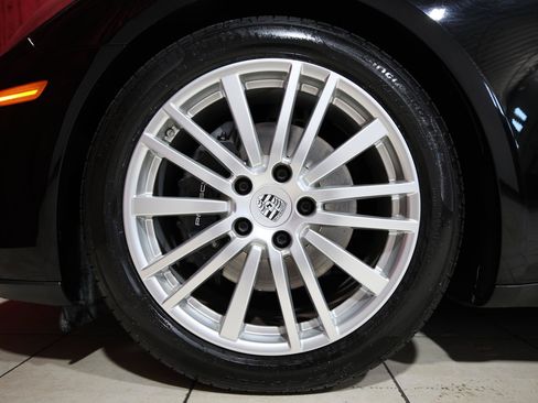 Used 2018 Porsche Panamera RWD image 7