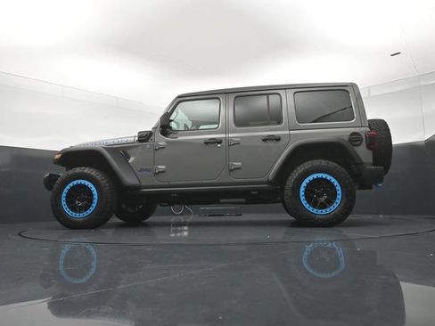 Used 2023 Jeep Wrangler Unlimited Rubicon 4xe w/ Cold Weather Group AWD/4WD image 21