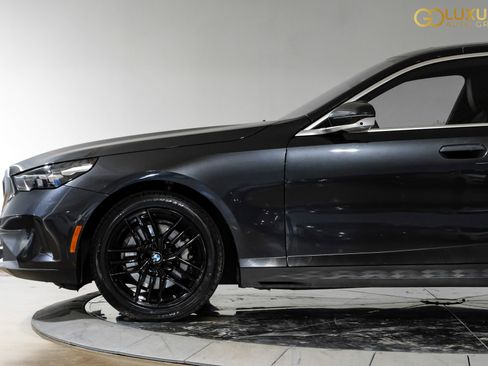 Used 2024 BMW 530i xDrive image 14