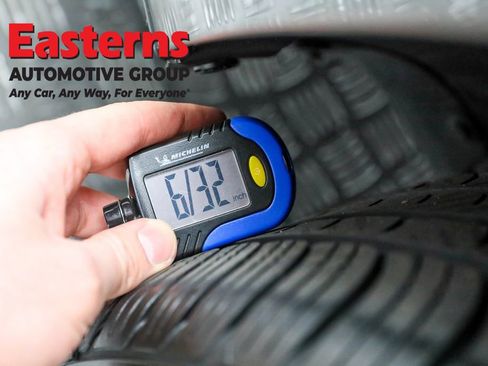 Used 2023 Dodge Challenger SXT image 24