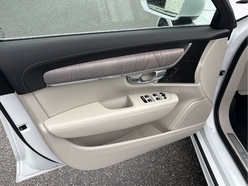 Used 2025 Volvo S90 B6 Ultra w/ Protection Package Premier image 13