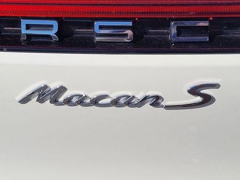 Used 2024 Porsche Macan S AWD/4WD image 10