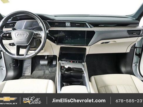 Used 2024 Audi Q8 e-tron Premium Plus w/ Premium Plus Package AWD/4WD image 20