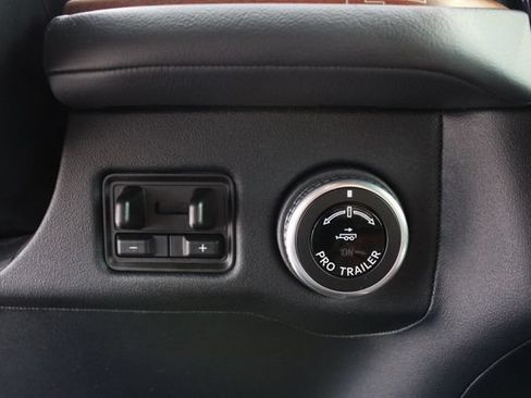 Used 2025 Lincoln Navigator Black Label AWD/4WD image 13