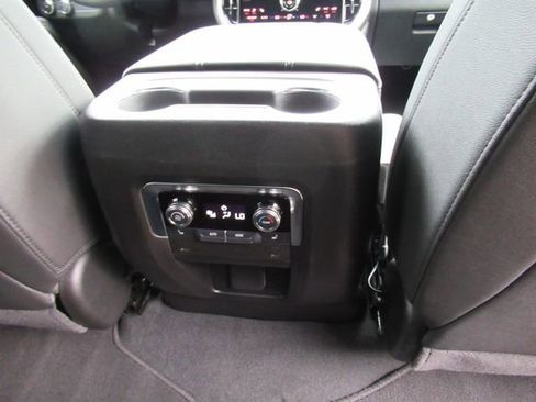 Used 2025 GMC Yukon XL Elevation RWD image 33