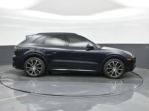 Certified 2023 Porsche Cayenne GTS AWD/4WD image 10