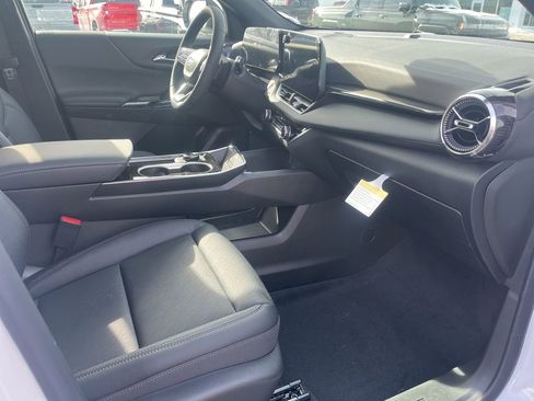 New 2026 Chevrolet Equinox LT w/ Convenience Package II image 30