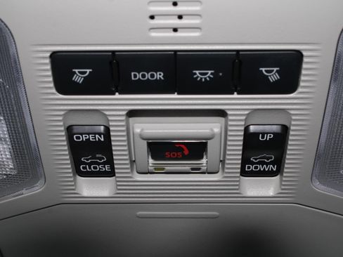 Used 2024 Toyota RAV4 XLE w/ Convenience Package image 13