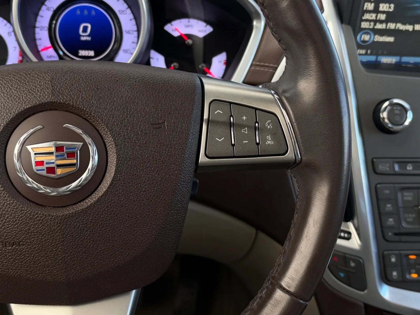 Used 2011 Cadillac SRX Luxury FWD image 29